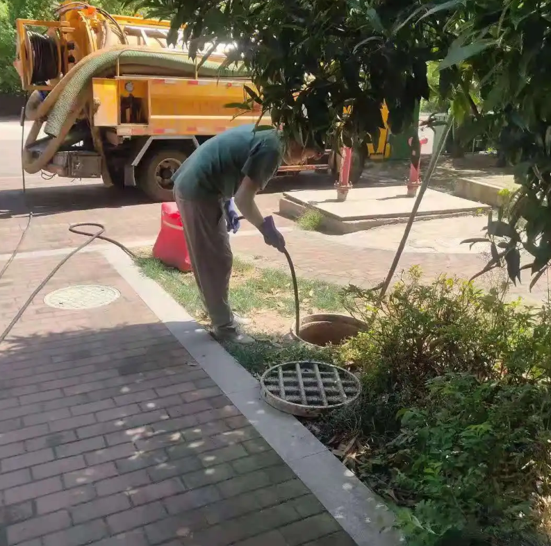 平邑市政排污管道清淤疏通——专业团队，让您全程省心！