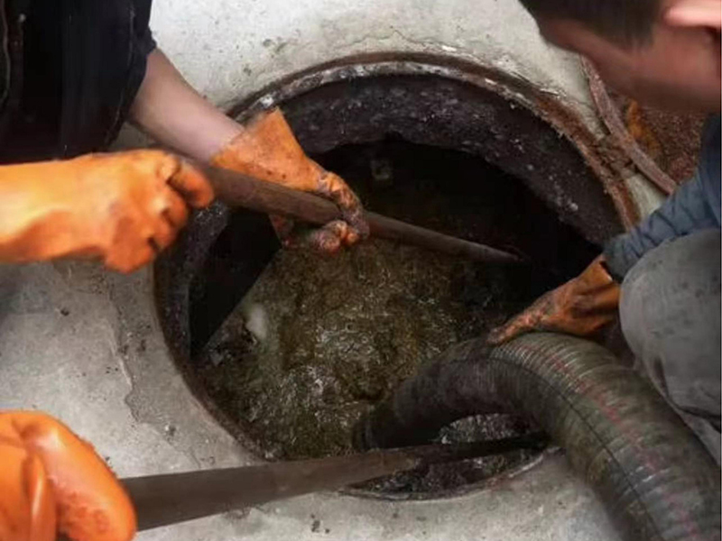 平邑清理化粪池时如何避免沼气的危害?